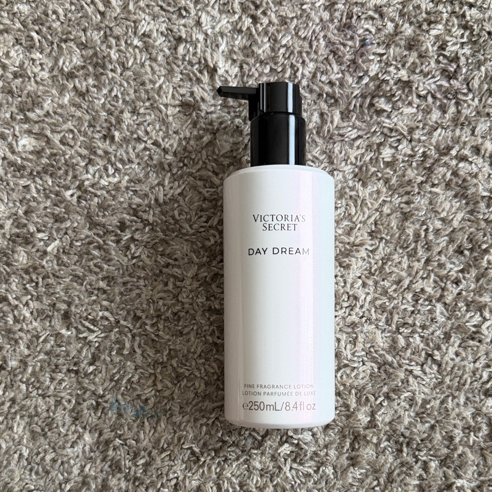 Victoria's Secret Day Dream Fragrance Lotion with Black Pump